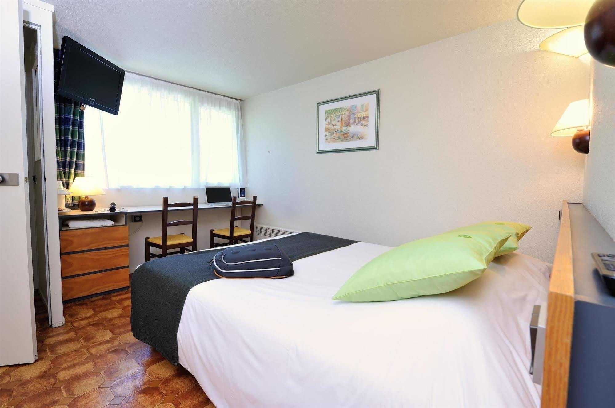 Brit Hotel Confort Nancy Lunéville Buitenkant foto